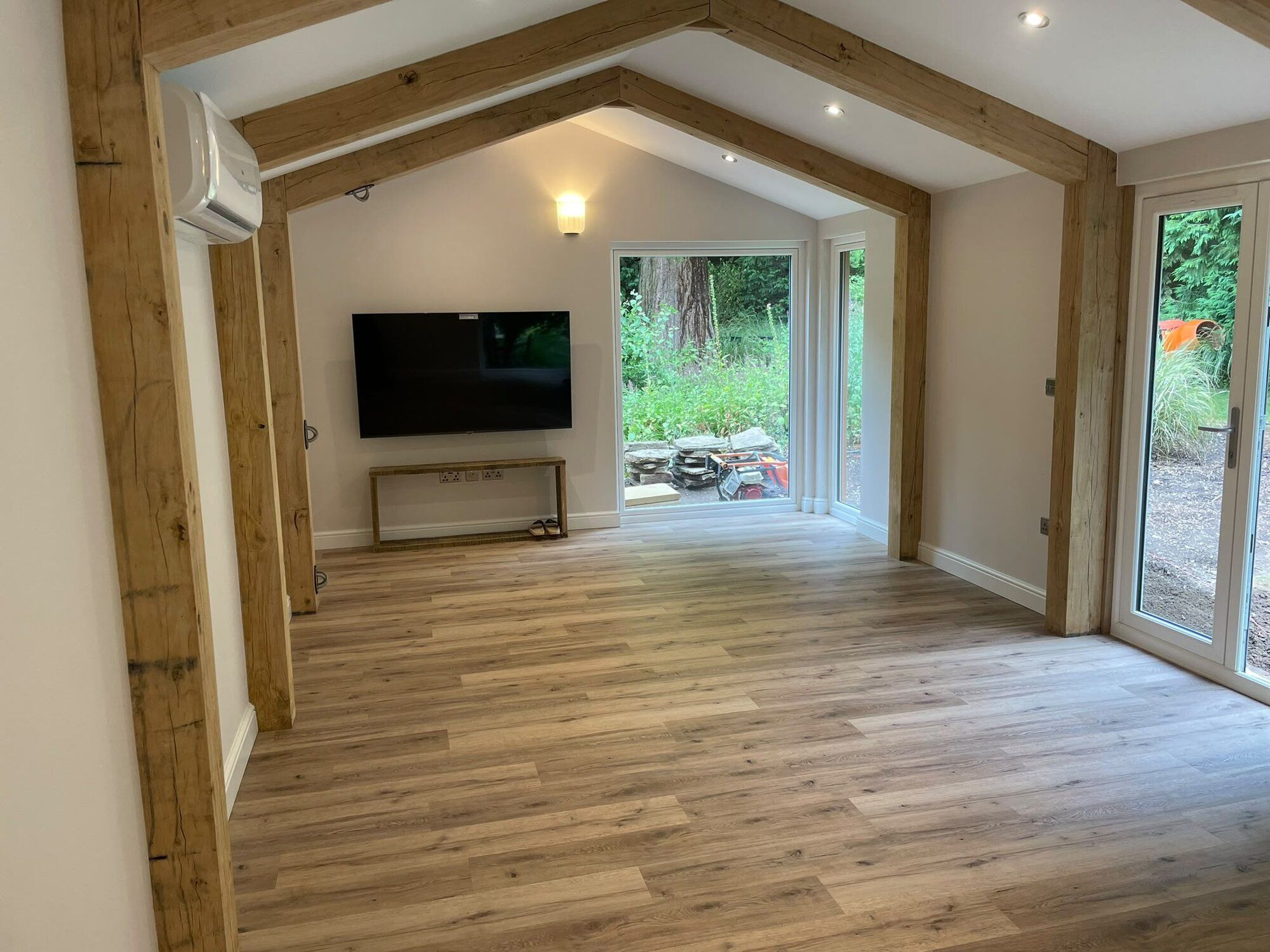 Oak-framed studio